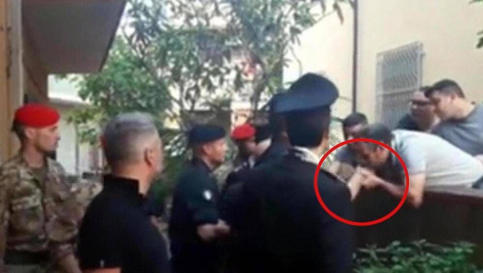 Baciamano al boss, la Cisl: «Il lavoro può battere le mafie»