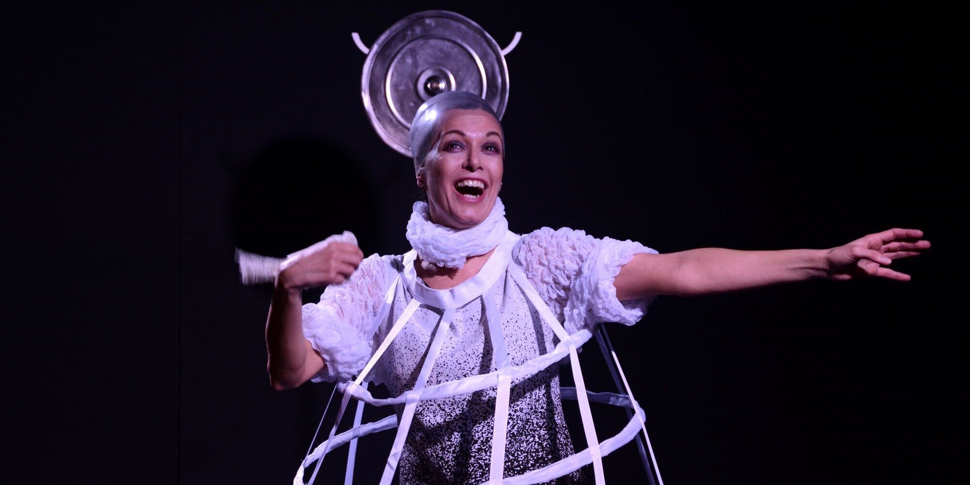 “Conta che passa la pazza”, martedì appuntamento al Teatro Politeama di Catanzaro