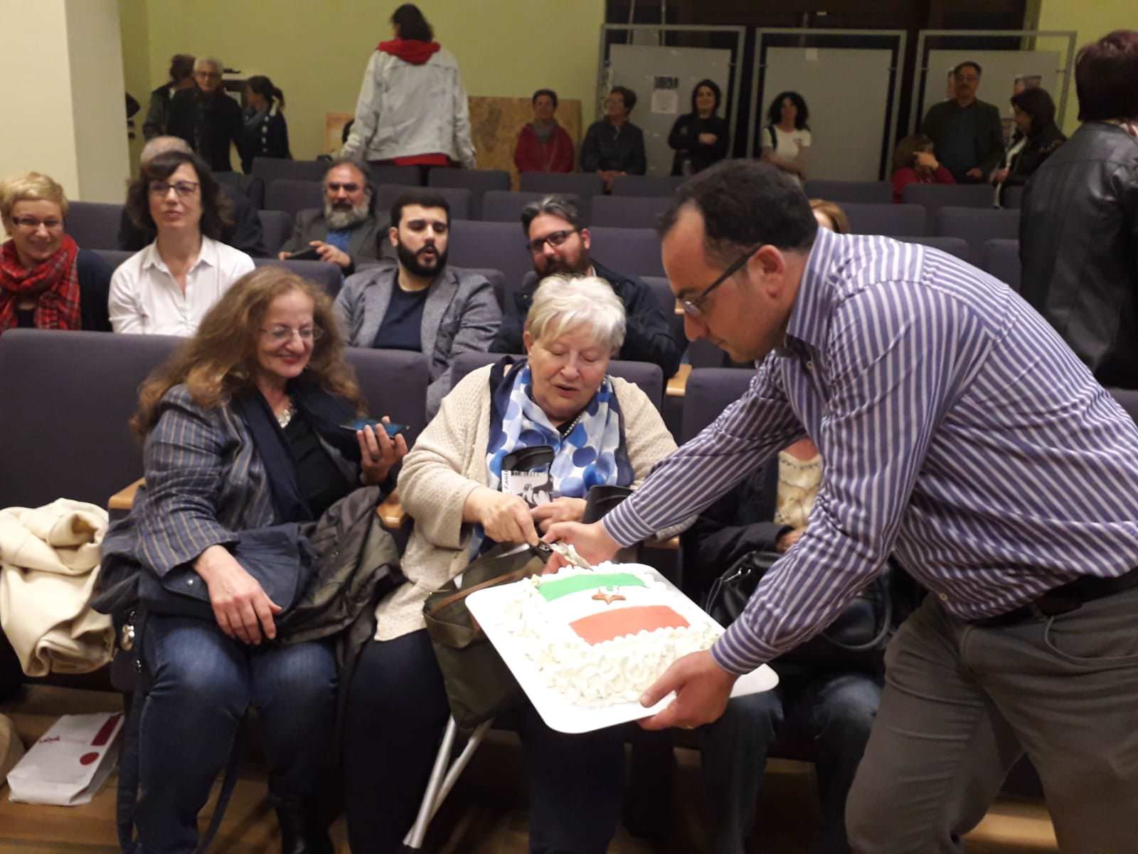 L’abbraccio di Catanzaro a Gina e Lorenza, le “signore libertà”