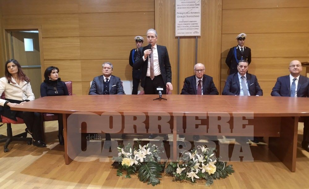 Lamezia Terme, Mascaro presenta gli assessori (ma non le deleghe)