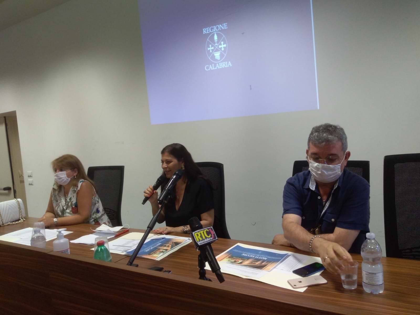 Covid, Santelli: «Resta il problema degli sbarchi, e sono impressionata dagli assembramenti»