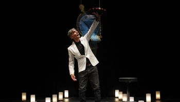 “Via del Popolo”, Saverio La Ruina porta in scena il tempo e la memoria