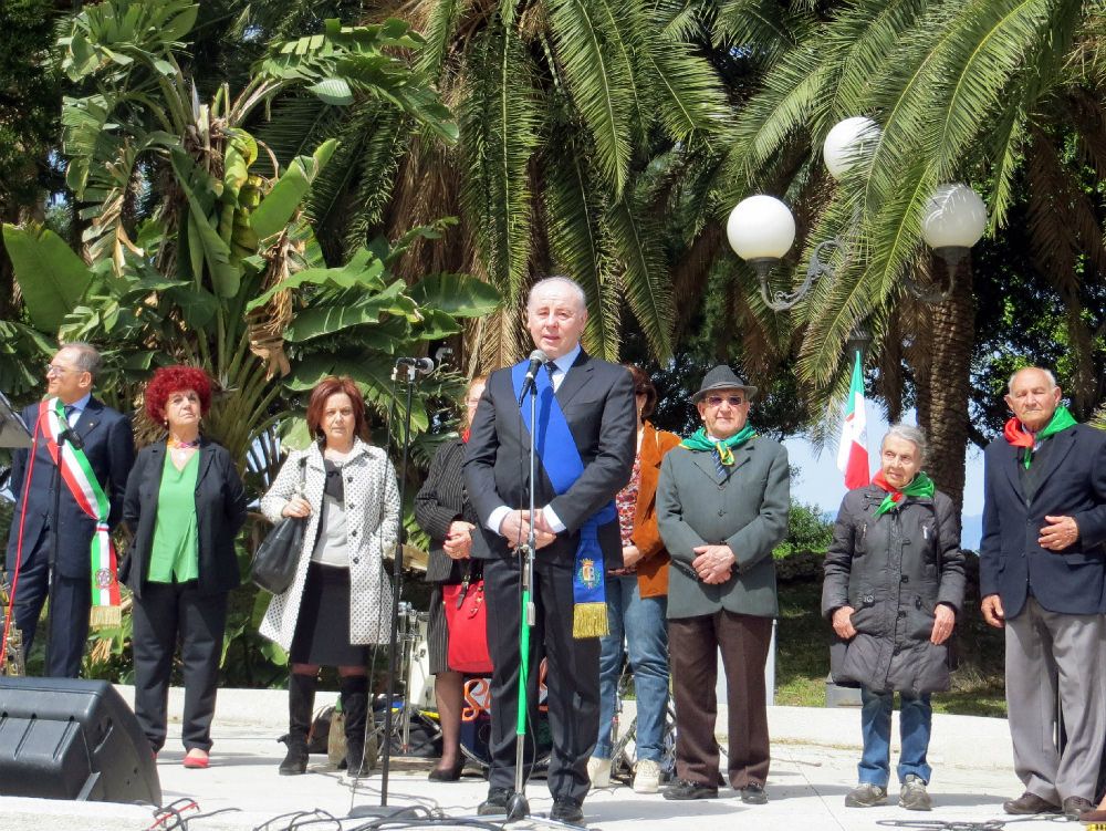 La Calabria ricorda l`anniversario del 25 aprile