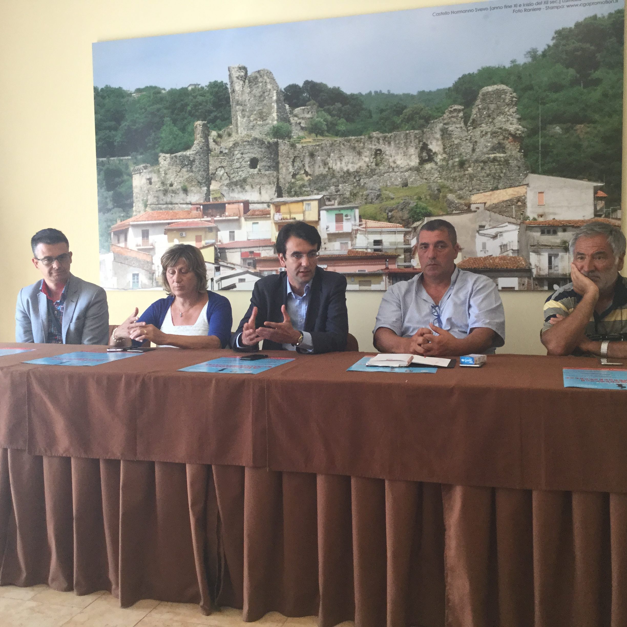 D’Attorre a Oliverio: «Non vogliamo le poltrone»