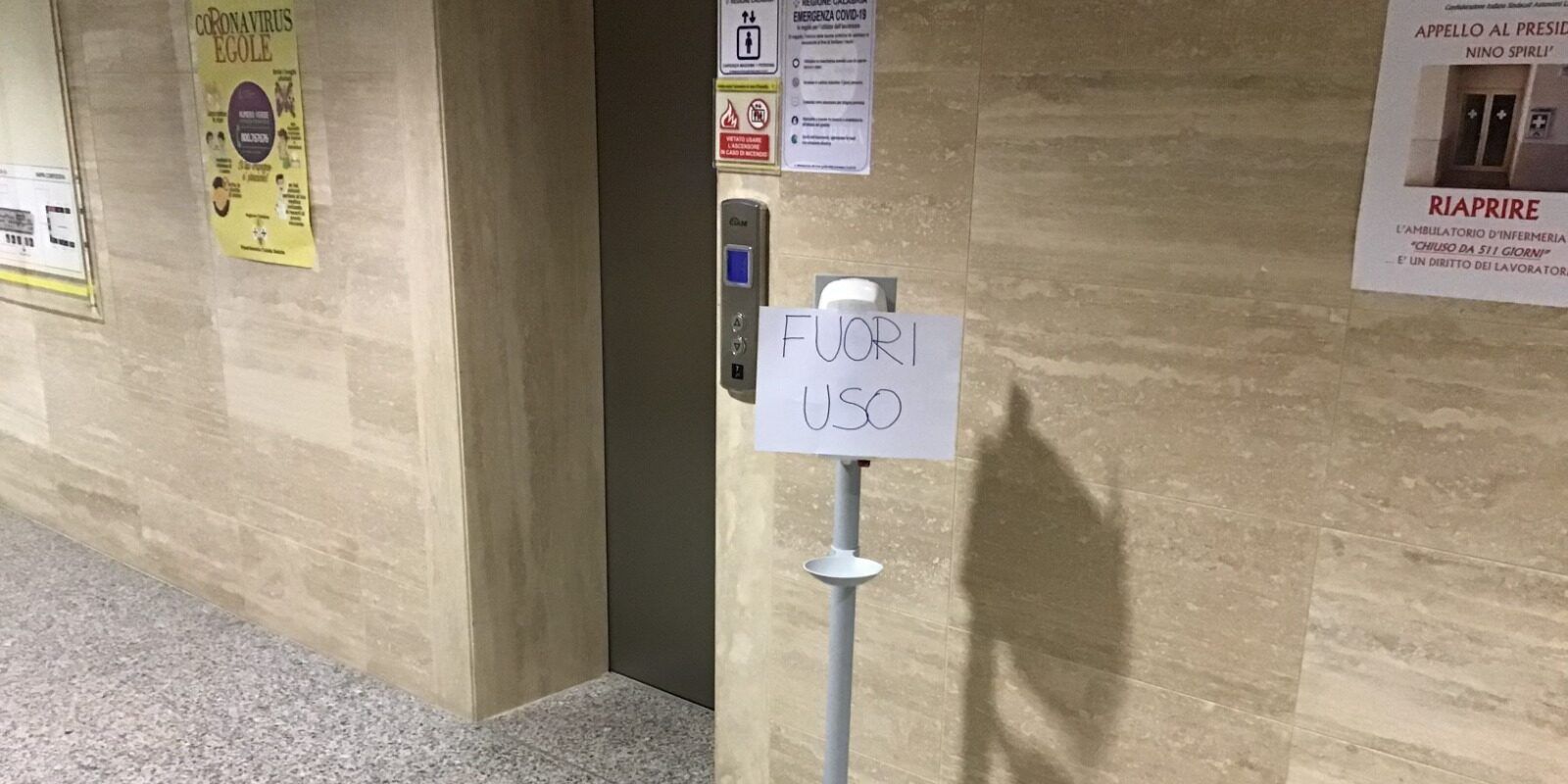 «Nella Cittadella oltre la metà dei dispenser igienizzanti fuori uso»