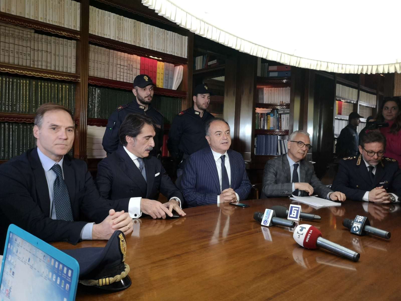 Droga per i calciatori negli spogliatoi, i Presta «controllavano la Valle dell'Esaro» – VIDEO