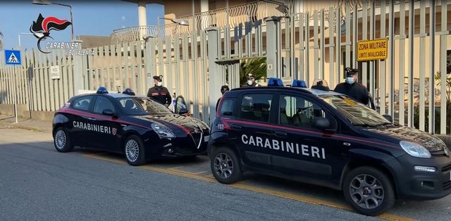 Estorsioni a Vibo Valentia, le mani delle ‘ndrine sulla raccolta dei rifiuti: cinque arresti – NOMI