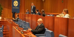 «Altro che granitica, la maggioranza di Occhiuto perde pezzi sotto i colpi delle promesse mancate»