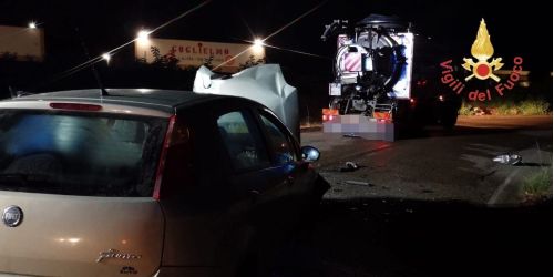 Scontro tra una Punto e un autospurgo: un ferito a Stalettì