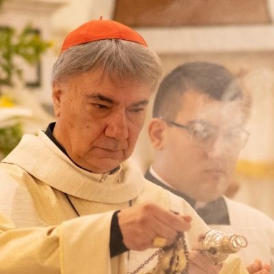 Don Mimmo Battaglia, dieci anni da vescovo: giovedì la celebrazione nel Duomo di Napoli