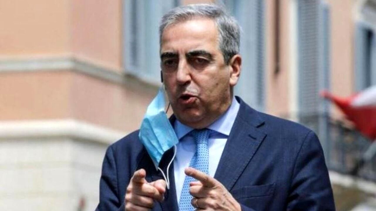 Gasparri: «A Catanzaro il centrodestra sarà unito. Gli addii a Fi? Non mi preoccupano»