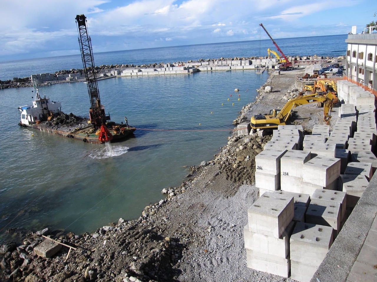 «Appalto pubblico e business privato». A Gratteri le carte sul porto di Diamante