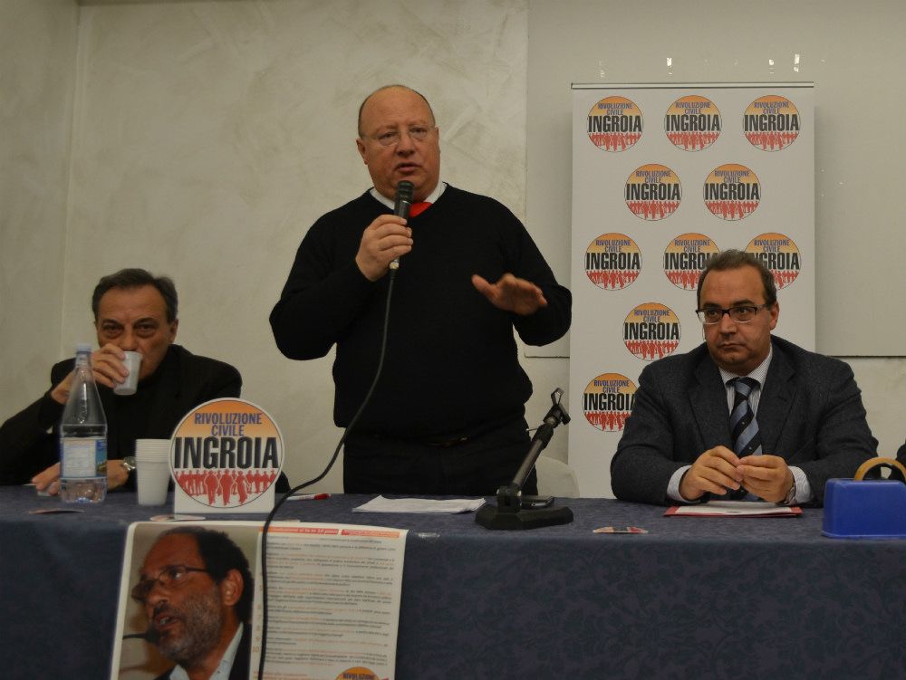 «Solo noi contro Monti e Berlusconi»