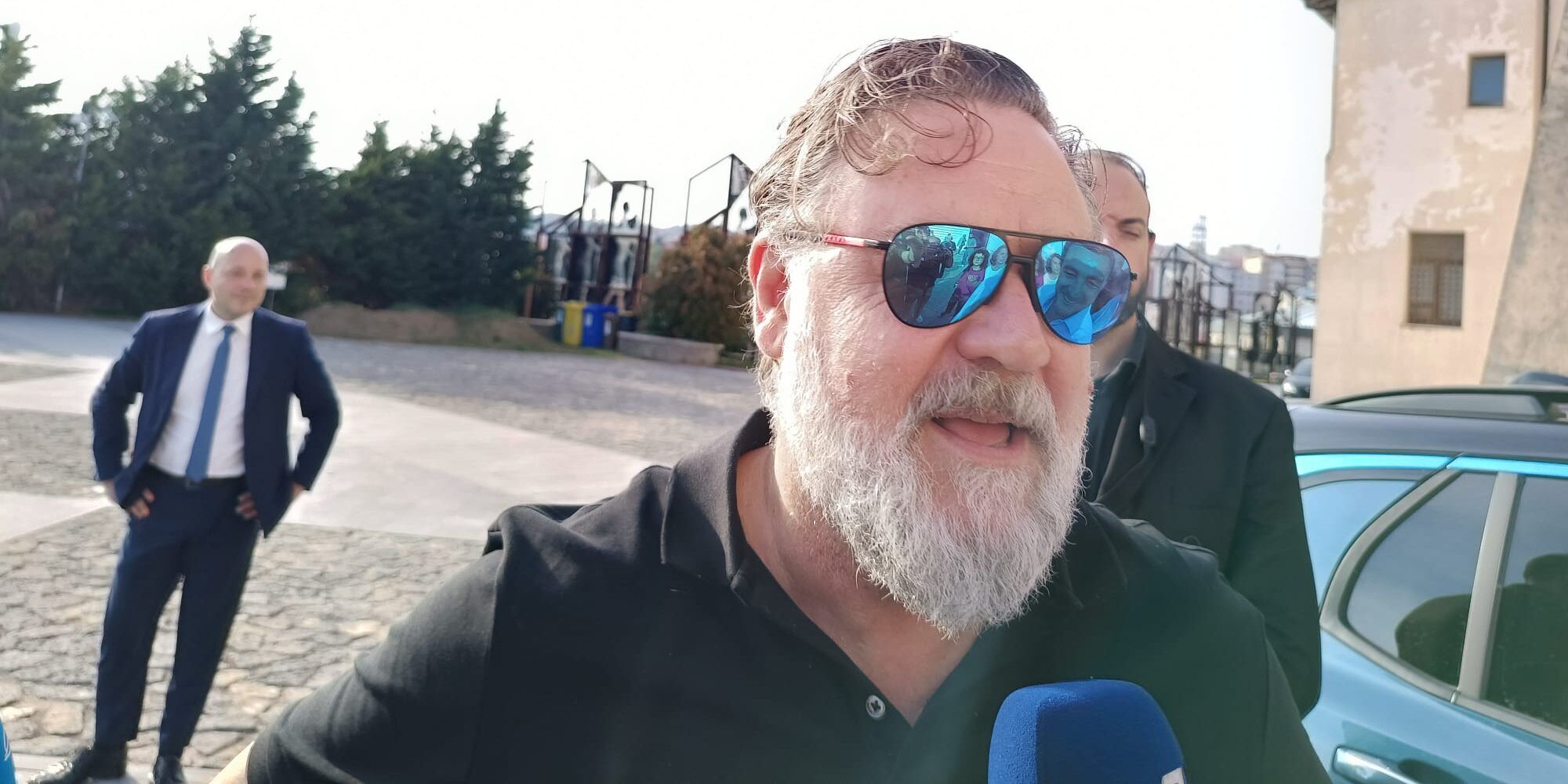 Russell Crowe annuncia il tour italiano. Si lavora per una data a Tropea