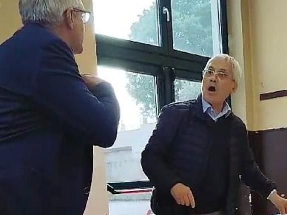 Tenta di dare fuoco a un avvocato durante la riunione di condominio, calabrese in manette a Torino