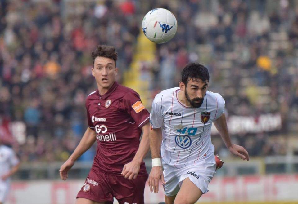 Il Livorno batte il Cosenza e risucchia i calabresi nella lotta salvezza