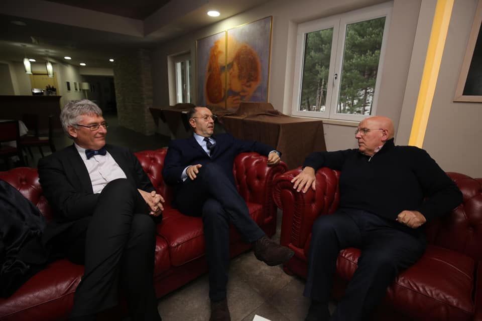 Sanità, Oliverio va allo scontro sui manager: «Una farsa. Solo uno è calabrese»