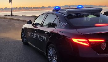 Guida sotto effetto di alcol e non si ferma all’alt dei Carabinieri: giovane bloccato nel Catanzarese