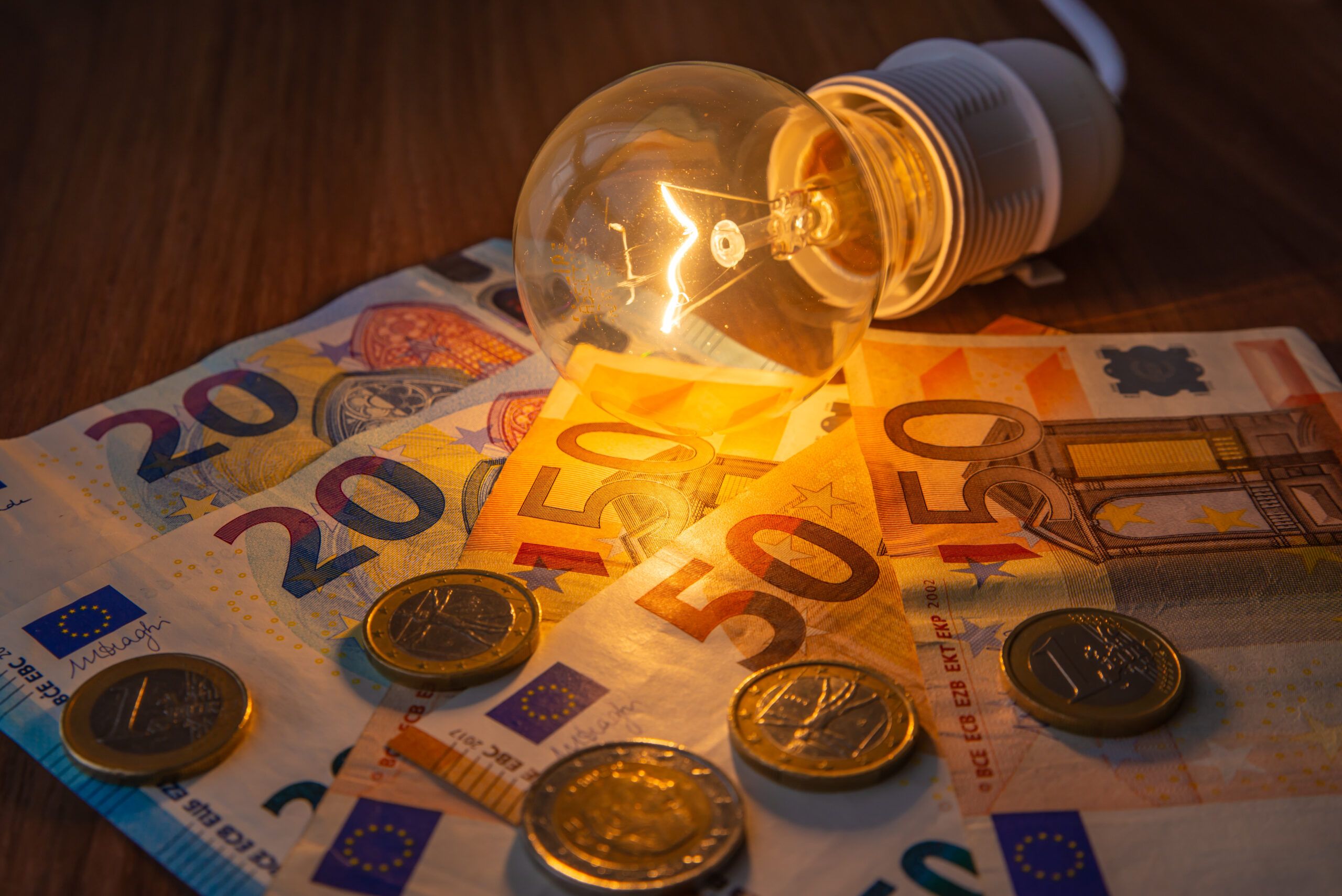 Fine mercato tutelato: le migliori offerte luce indicizzate da attivare in Calabria