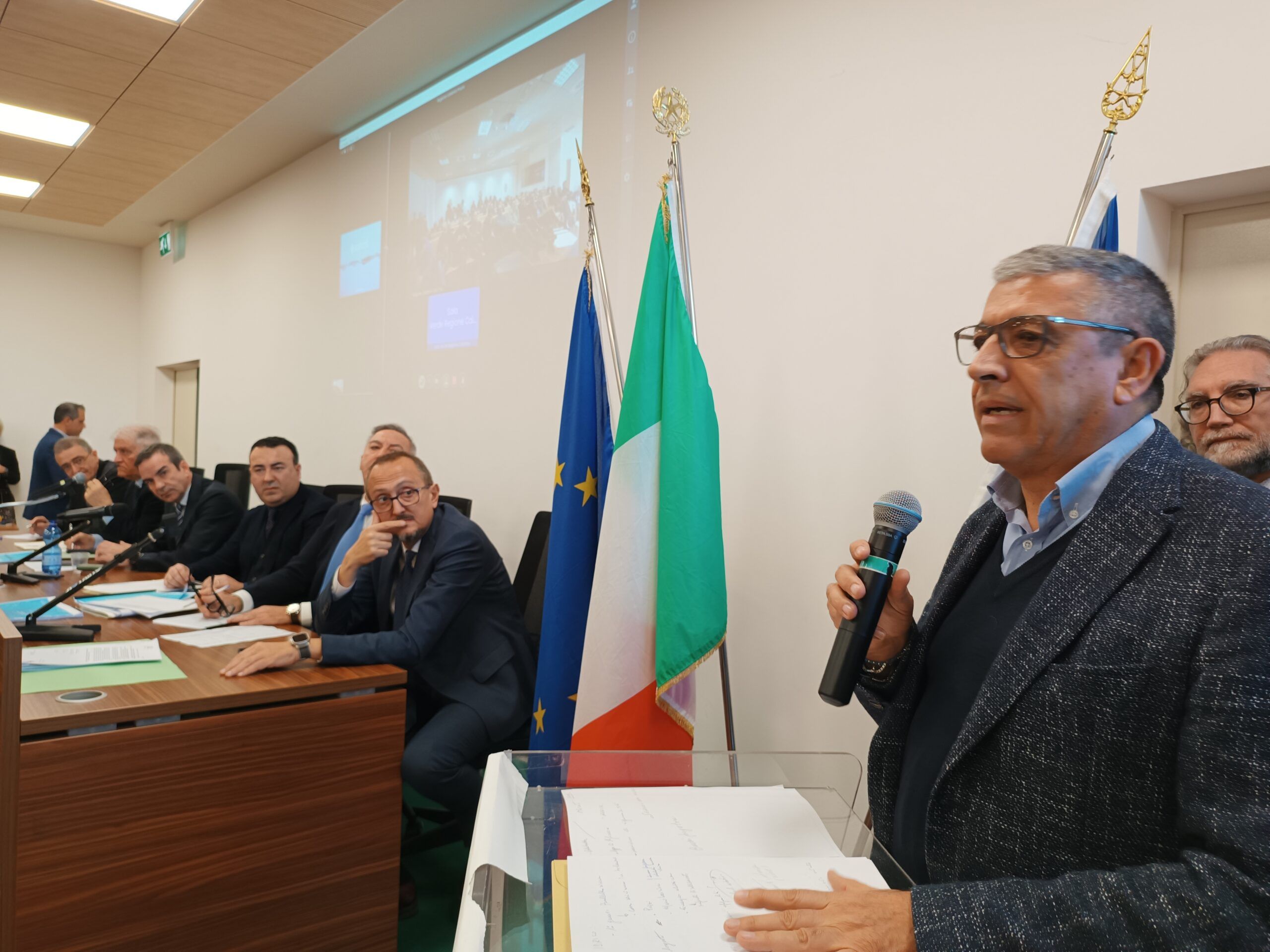 Anci Calabria a Occhiuto: difficoltà per i Comuni ad aderire all’Autorità rifiuti e risorse idriche