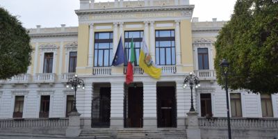 Vinci il Comune, prendi anche la Metrocity: il doppio potere in gioco a Reggio e il rebus Versace