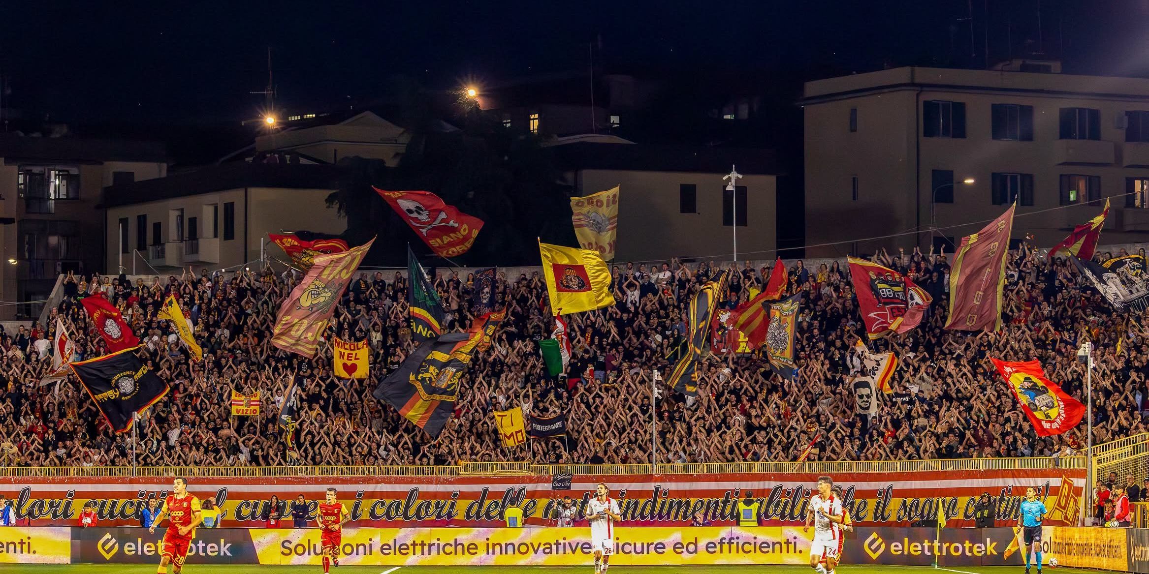 Catanzaro, esodo giallorosso verso Monza: la spinta del tifo per una rimonta quasi impossibile