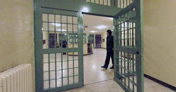Fuggono dal carcere ma vengono riacciuffati
