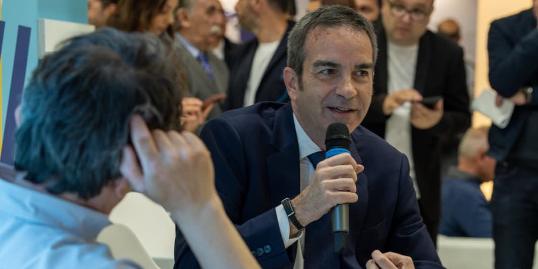 Occhiuto al Salone del Libro: «Stiamo pensando di creare biblioteche di comunità nei borghi calabresi»