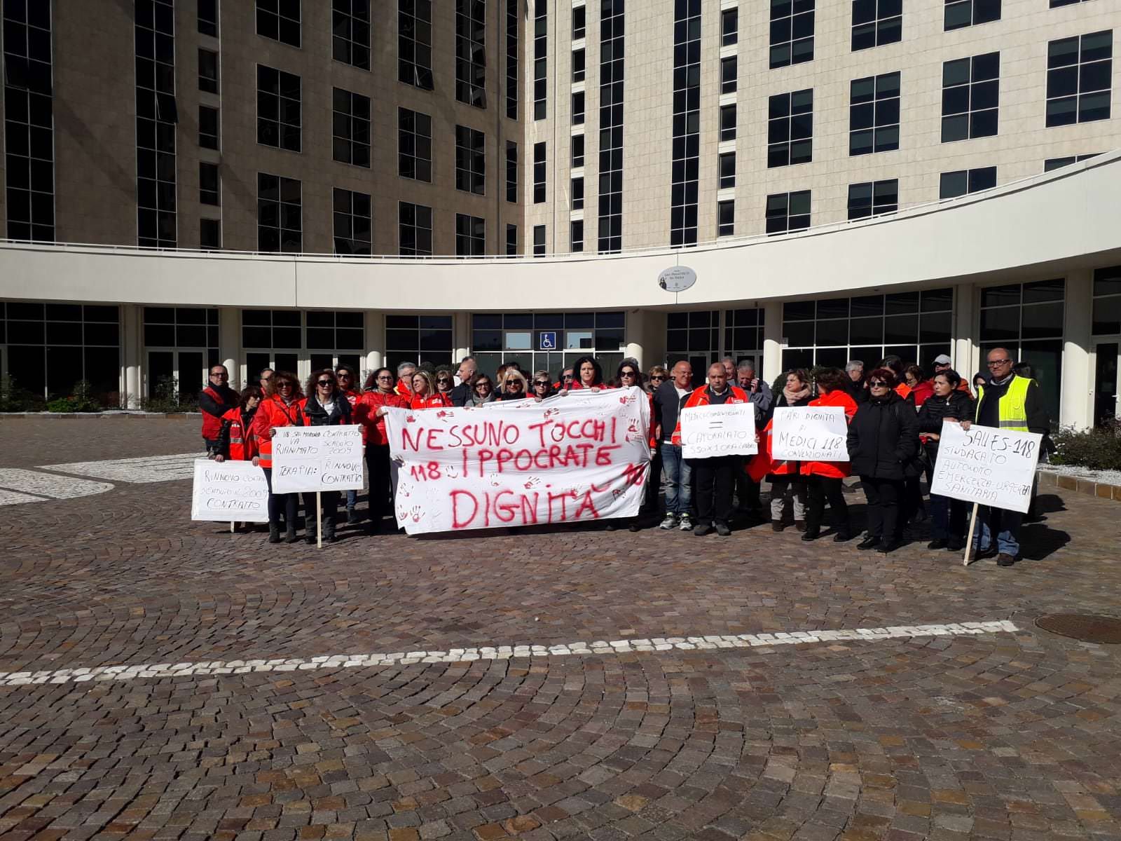 Medicina d’urgenza, sit-in dei medici alla Cittadella – VIDEO