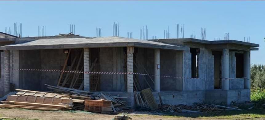Sequestrate due villette abusive a Isola Capo Rizzuto