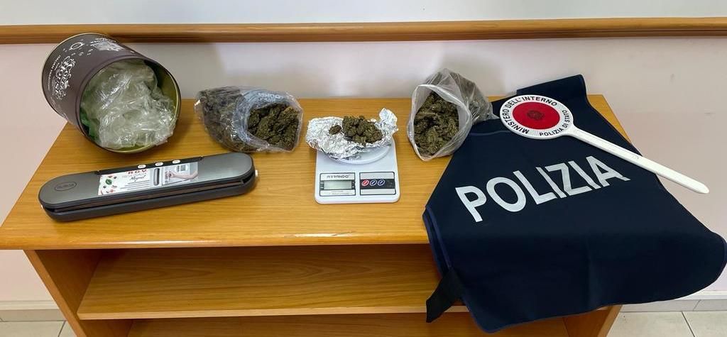 Polistena, 210 grammi di marijuana in una casa disabitata: denunciate quattro persone