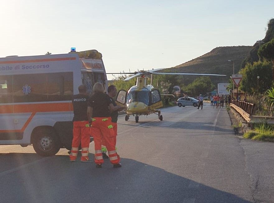 Incidente stradale a Guardia Piemontese, interviene l'elisoccorso