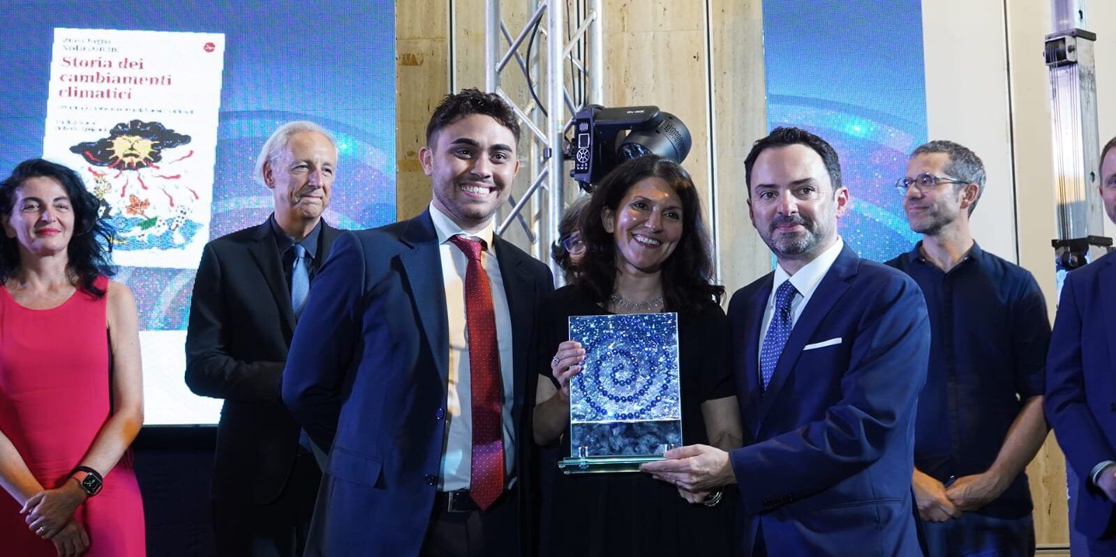 Il Premio Cosmos 2023 a Nadia Durrani e Brian Fagan. Gran finale con Amii Stewart