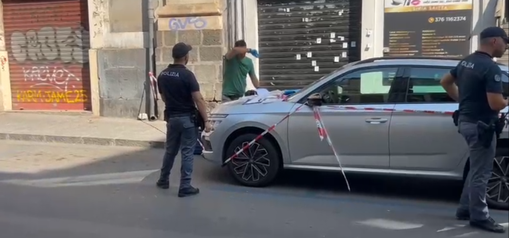 Colpi di pistola contro il centro estetico della figlia del boss