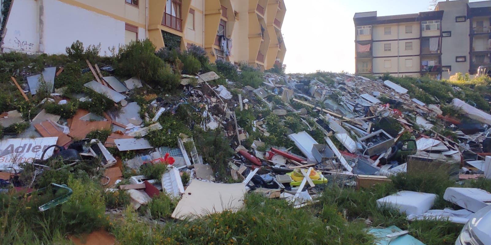 A Catanzaro rimossi quintali di rifiuti abbandonati