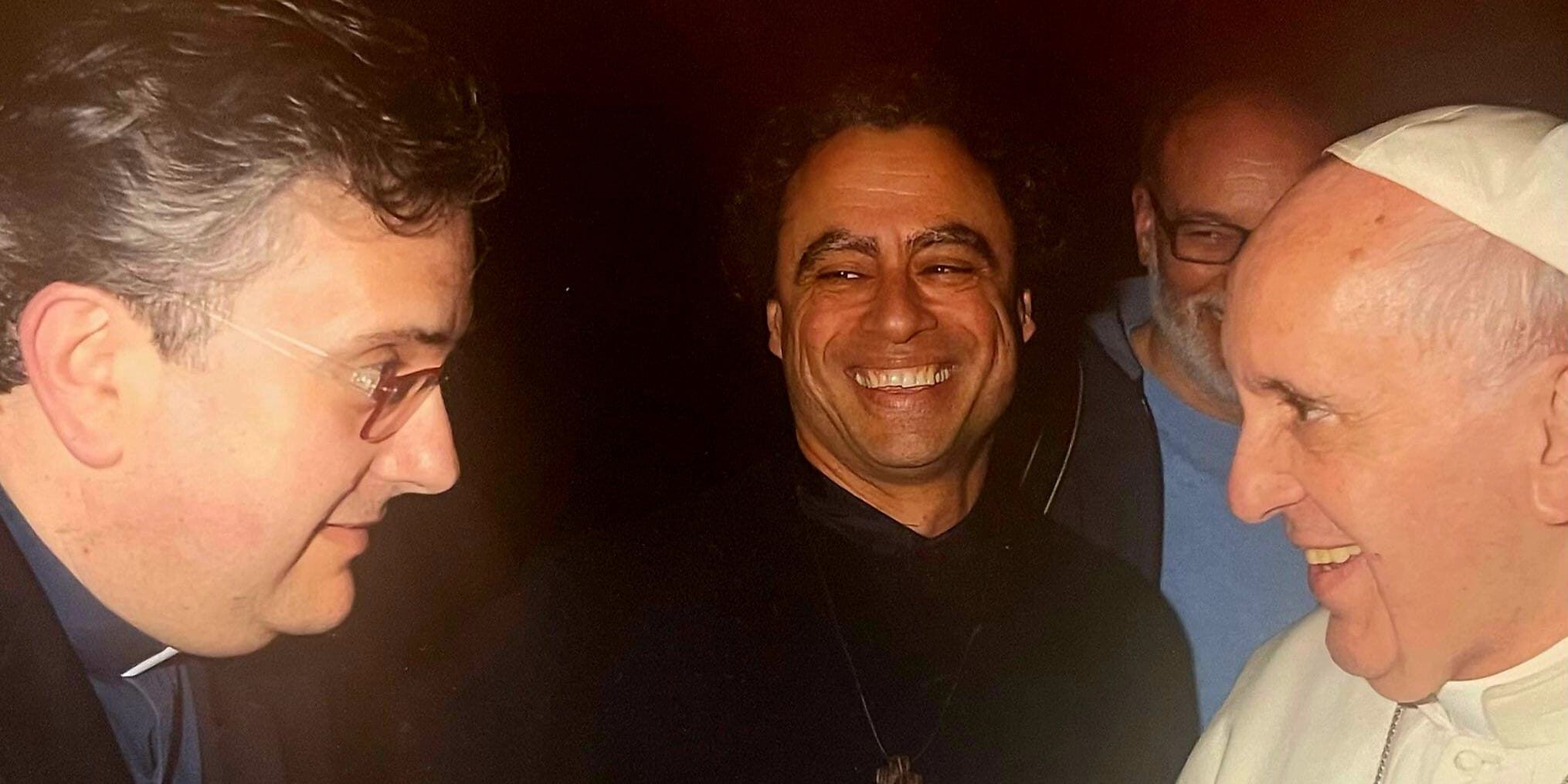 Quella stretta di mano prima della scomunica ai mafiosi