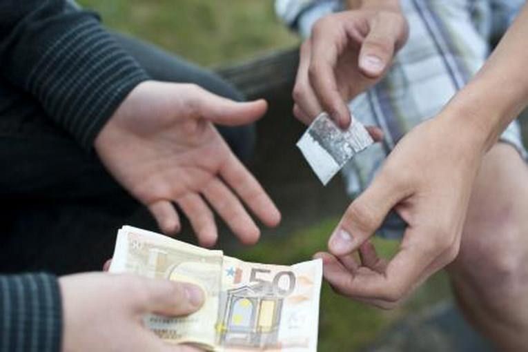 Le confessioni della pusher del clan Gualtieri