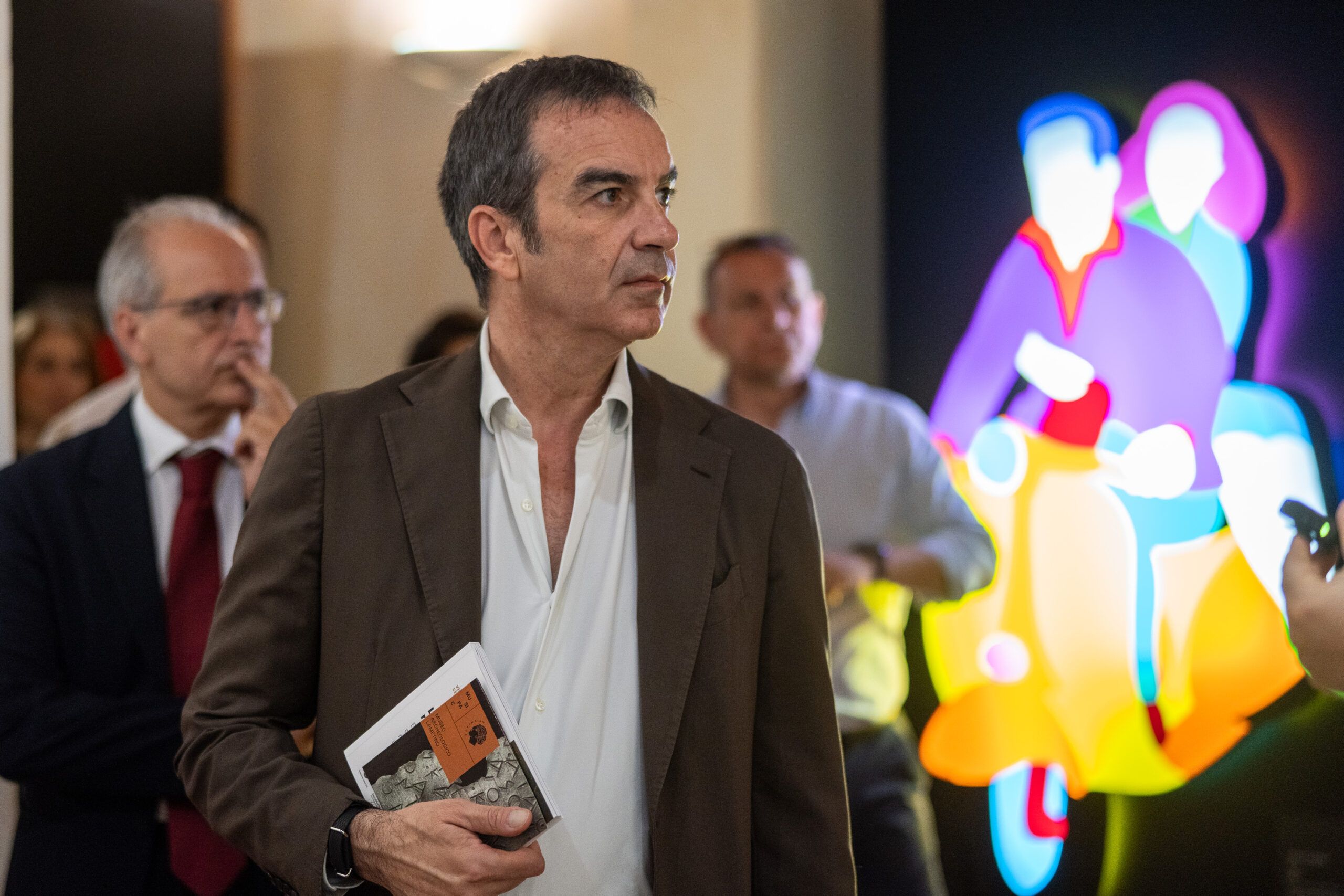 Occhiuto in visita alla mostra di Trame sulle opere confiscate alla mafia – FOTO