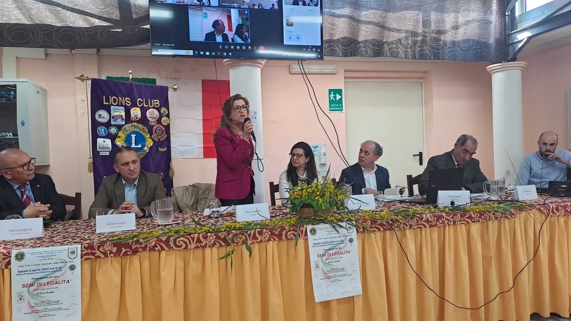 Botricello, la magistrata Manzini ai giovani: «Lo studio rende liberi, la legalità rende liberi»