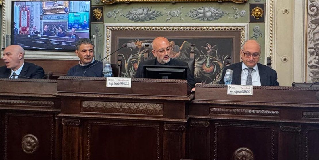 «Ci guiderà la responsabilità condivisa». Alla Provincia di Cosenza parte l’era Faragalli