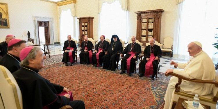 Accoglienza giovani, lavoro. Papa Francesco ai vescovi di Calabria: «Abbiate coraggio»