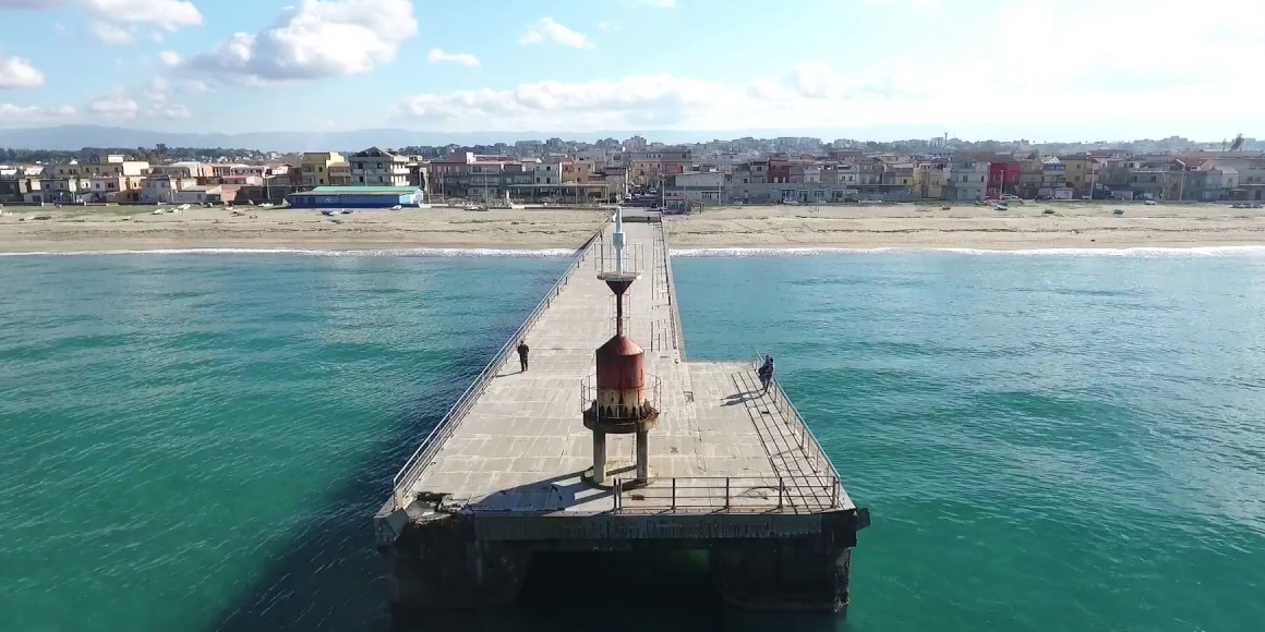 L’ascesa criminale dei De Maio-Brandimarte, i contrasti con i Mazzaferro e la violenta ritorsione per vendicare un furto