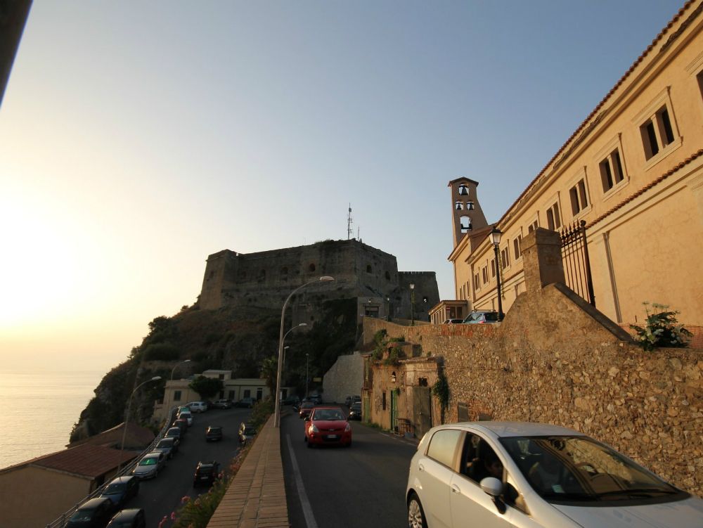 La Perla dello Stretto è in default