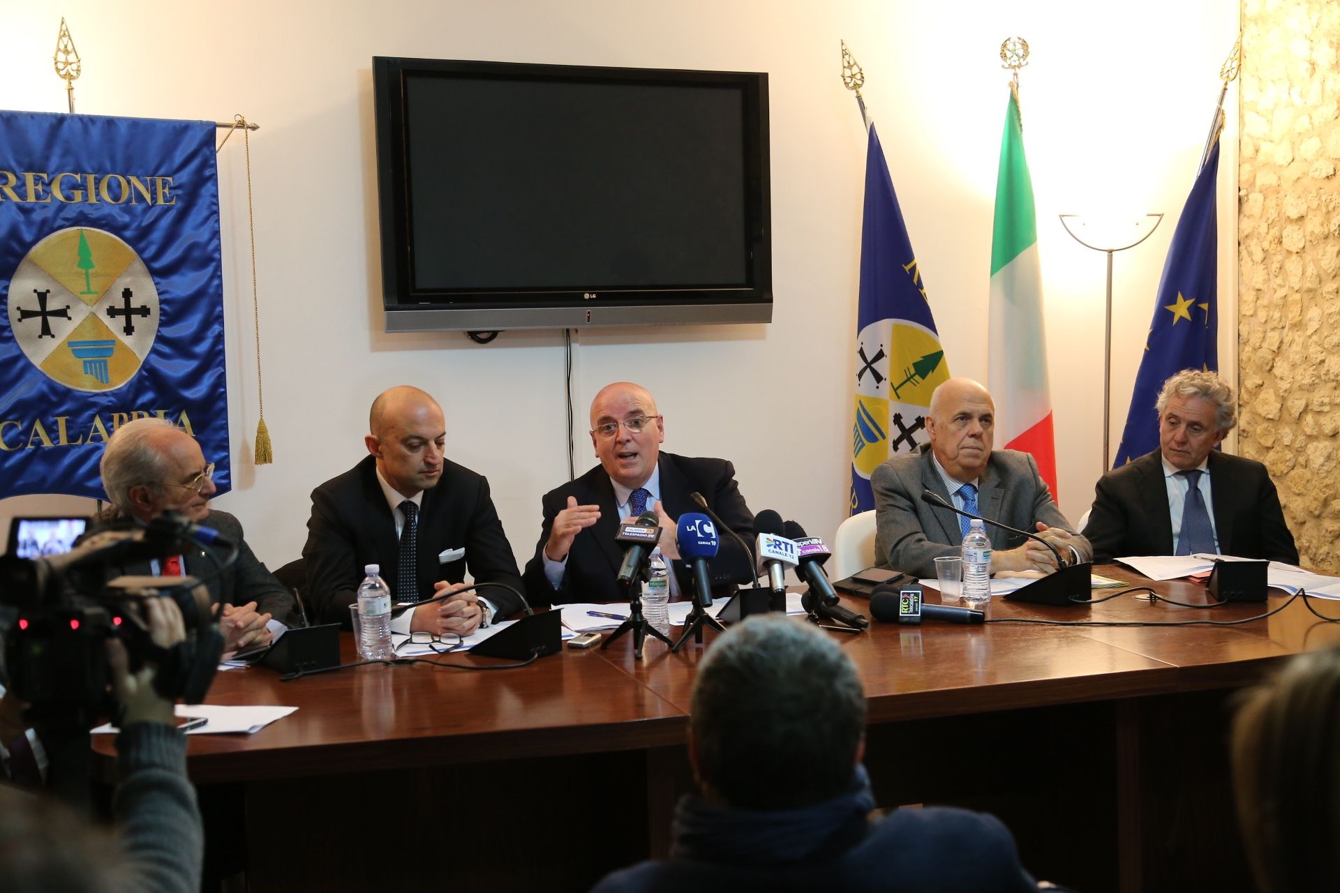 SANITÀ | Oliverio: no al commissario per altri tre anni