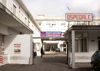 Crepe all’ospedale di Vibo, «nessun rischio» per ammalati e operatori