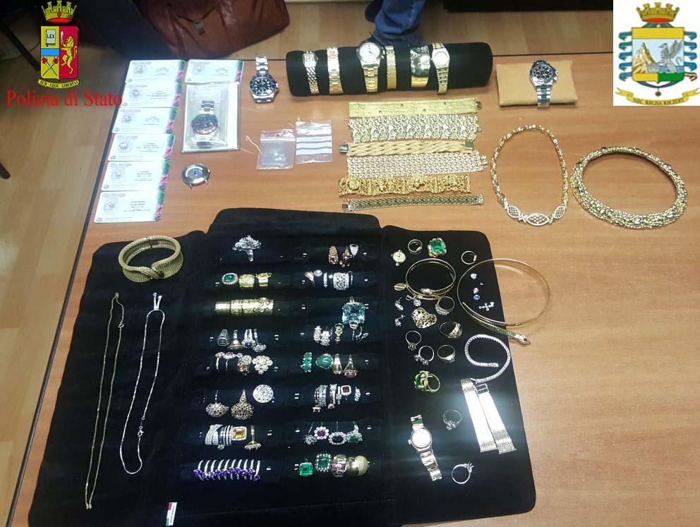 Fermato con preziosi all’aeroporto di Reggio