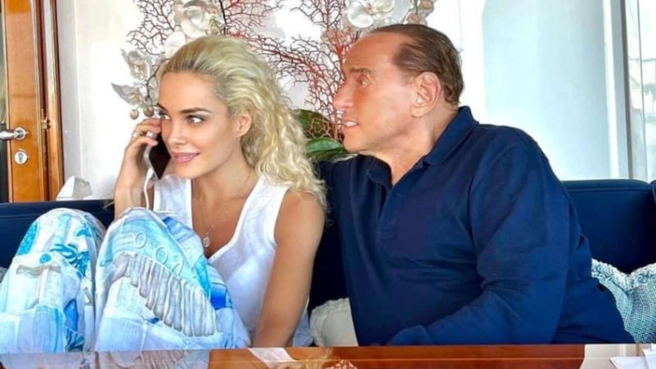 Lo “strano” caso dell’unione tra Berlusconi e Fascina, lui la chiama «moglie» ma per il fisco è «divorziato»