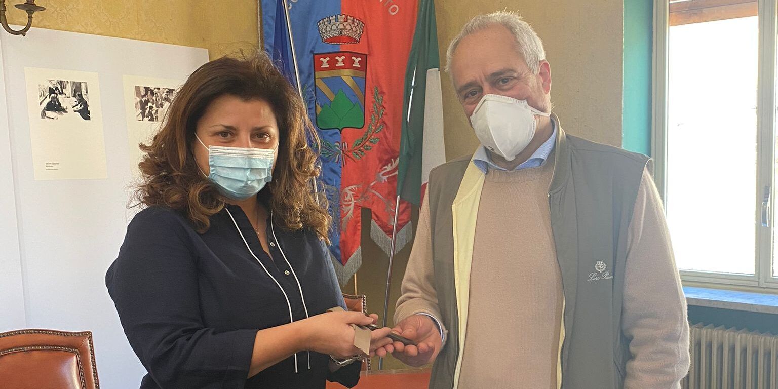 La famiglia Santelli consegna al Comune di Malito le chiavi dello storico Palazzo di famiglia