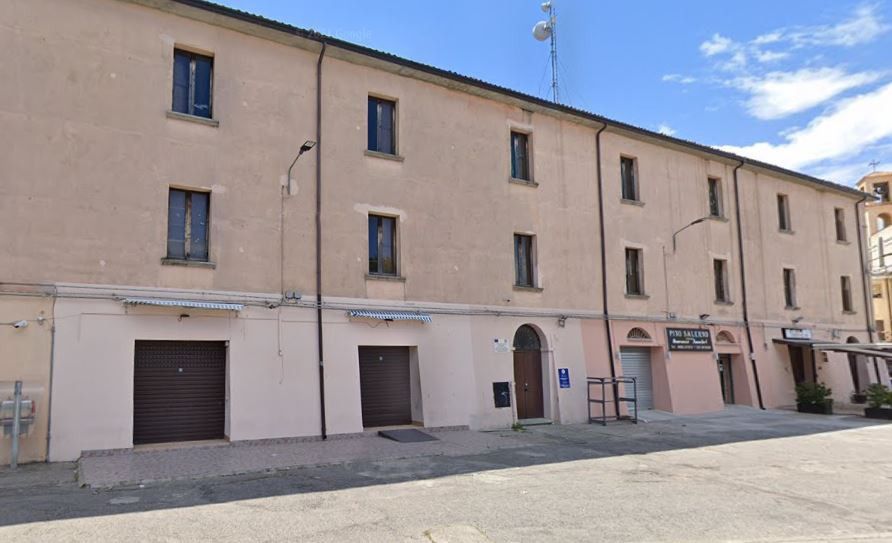 Occupanti abusivi, sgomberato palazzo Taverna a Schiavonea