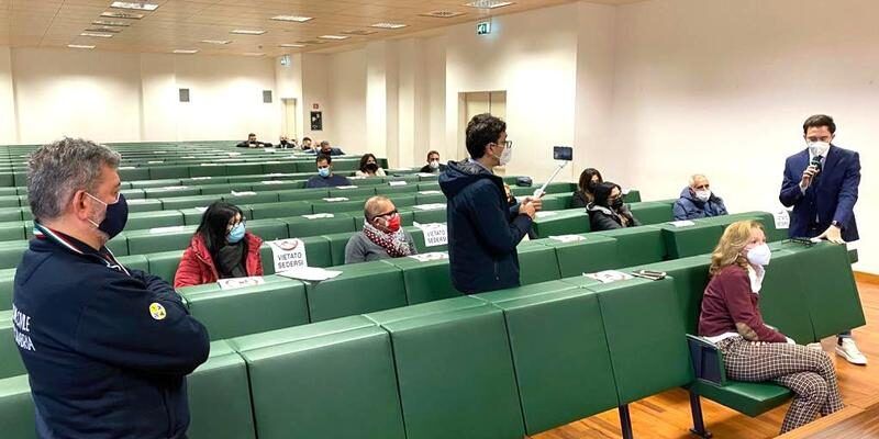 Spirlì incontra dirigenti e insegnanti. «Ottimizzeremo l’ordinanza»